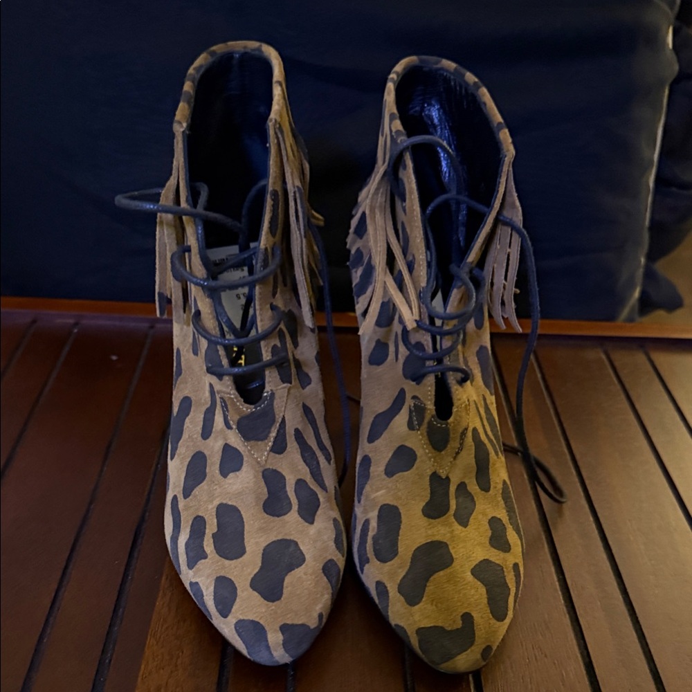 Saint Laurent Anita Brown Leopard Print Heeled Boots - Picture 3 of 6